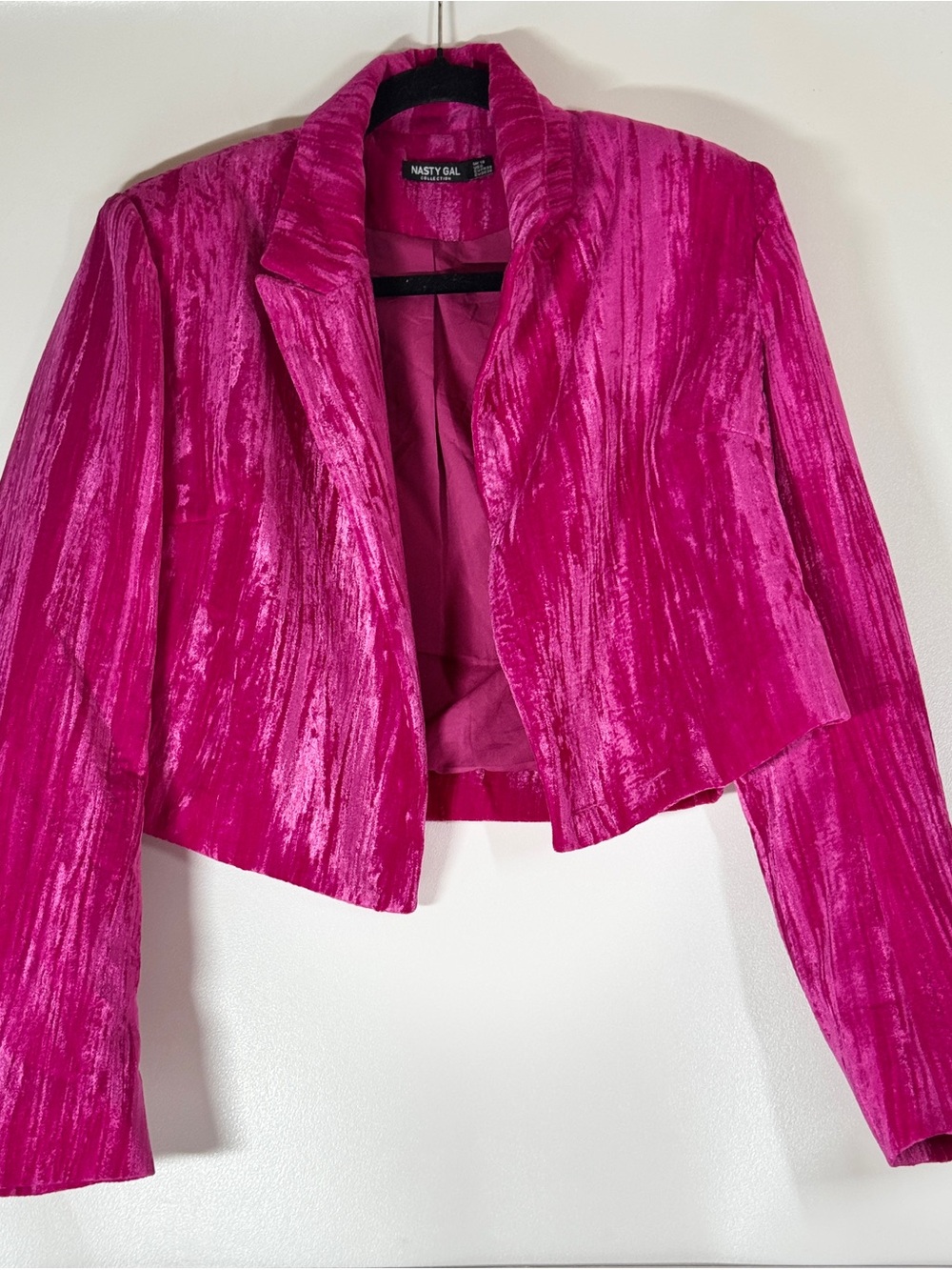 Nasty Gal Collection Velvet Jacket Women’s Size 6 NWT Fuchsia Bolero Cropped